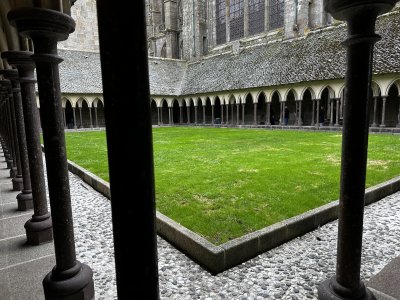 48.63622222222222,-1.51168333333333