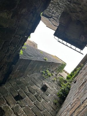 48.63945,-1.51126111111111