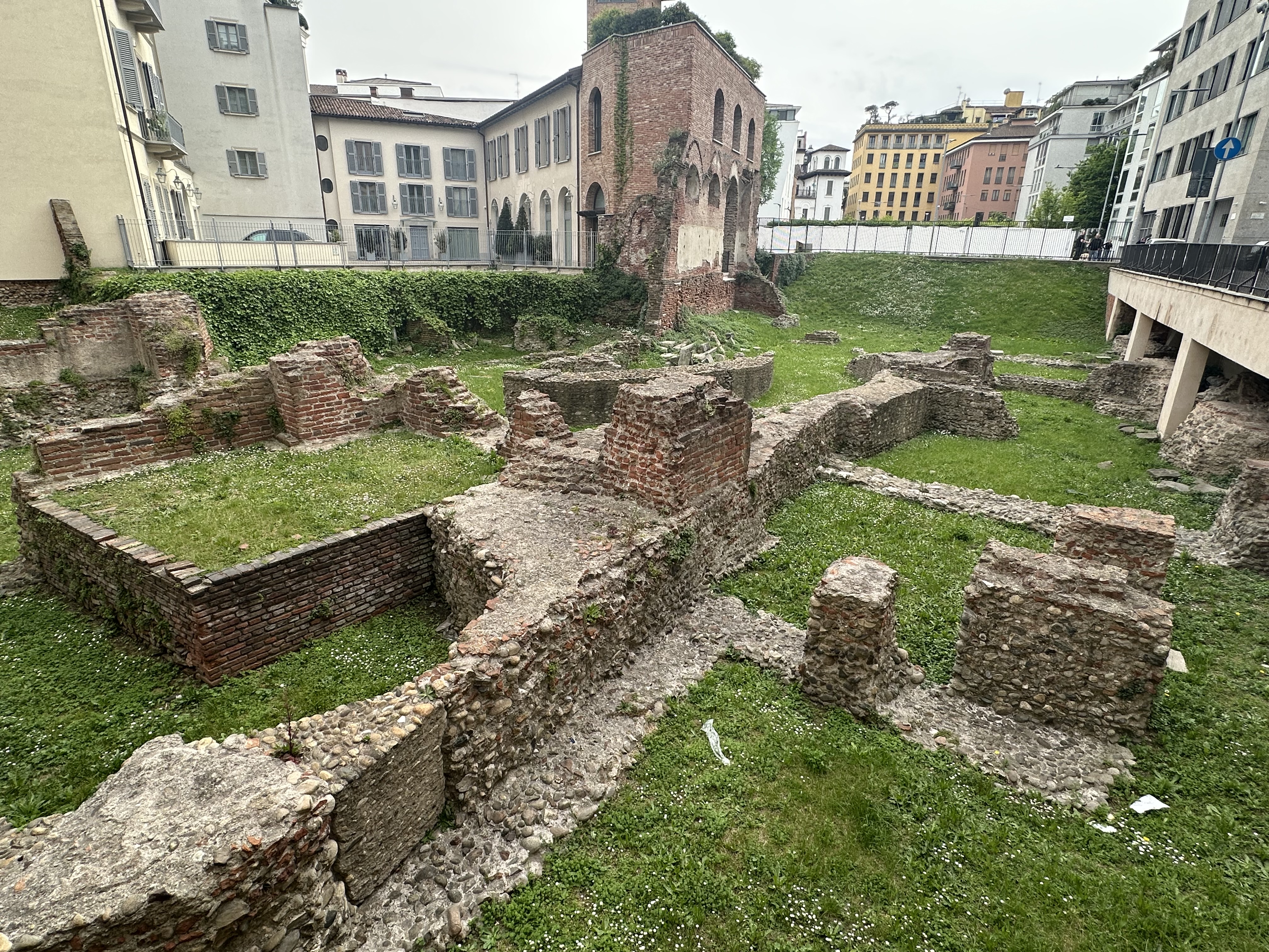 Vue générale de Ruines du cirque romain