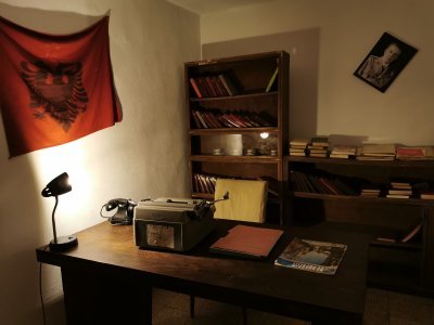 41.32658767694445,19.81943130472222