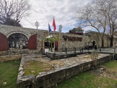 41.32786560055556,19.82111740111111