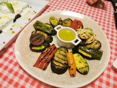 41.32018661472222,19.81458282444445