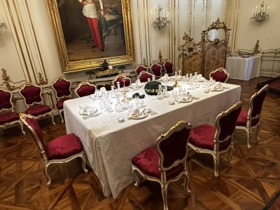 48.18528611111111,16.31088333333333