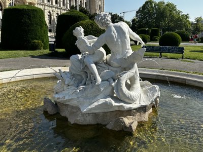 48.20442222222223,16.36010277777778