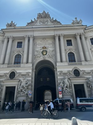 48.20790833333334,16.36645