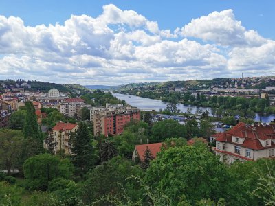 50.06219100944444,14.42117595666667