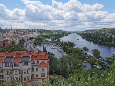 50.06034088111111,14.41834163638889