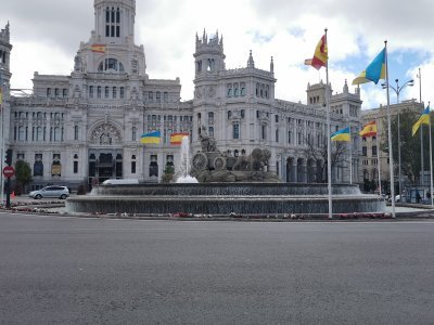 40.420360565,-3.69317030888889