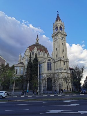 40.42057418805555,-3.68640756583333