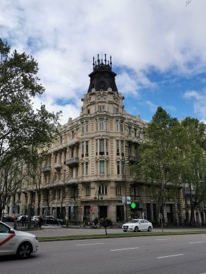 40.41959762555555,-3.69037938111111