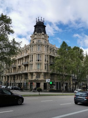 40.41959762555555,-3.69037938111111