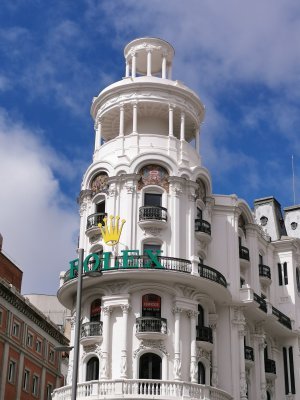 40.419101715,-3.69715952861111