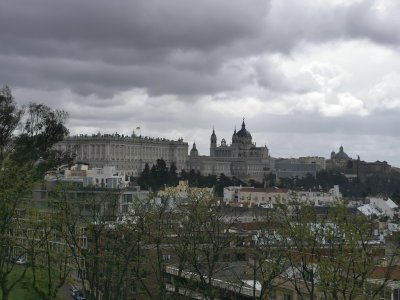 40.423446655,-3.71853303888889