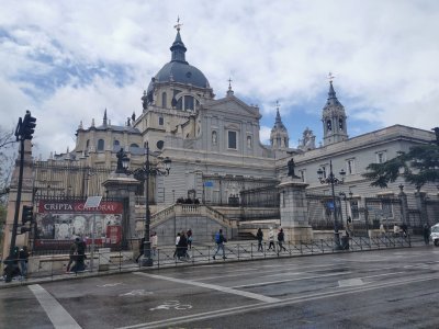 40.41531372055555,-3.71347808833333