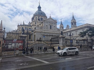 40.41531372055555,-3.71347808833333