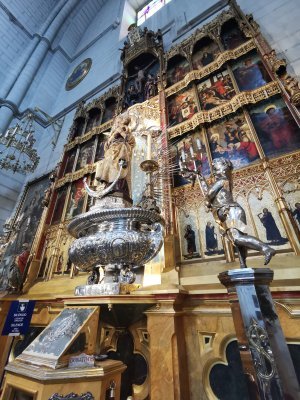 40.41558837888888,-3.71438813194445