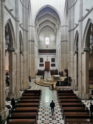 40.41558837888888,-3.71438813194445