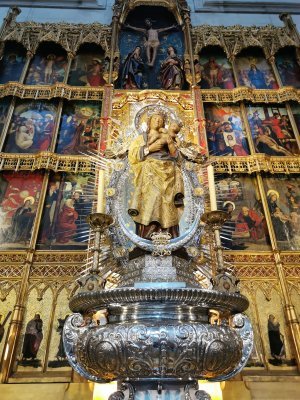 40.41558837888888,-3.71438813194445