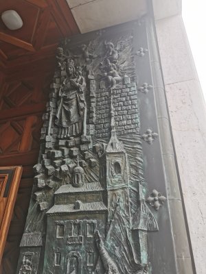 40.41532897944445,-3.71394324277778