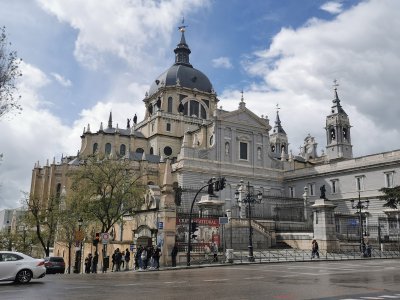 40.41499710055555,-3.71331954