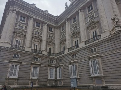 40.41788864111111,-3.71159315083333