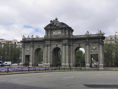 40.42024612416667,-3.68796229361111