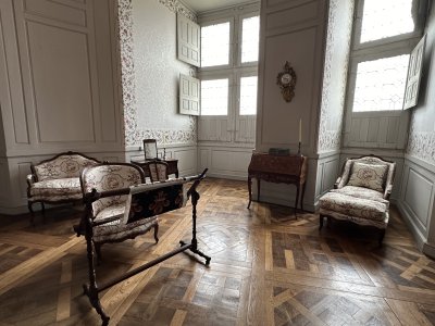 47.61589722222222,1.51706111111111