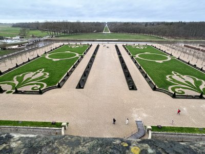 47.61638888888889,1.51679166666667