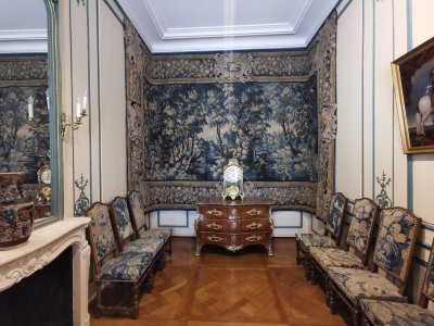 47.76765060416667,2.37550210944444