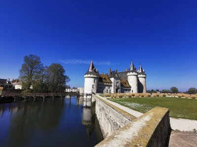 47.76747512805555,2.37694716444444