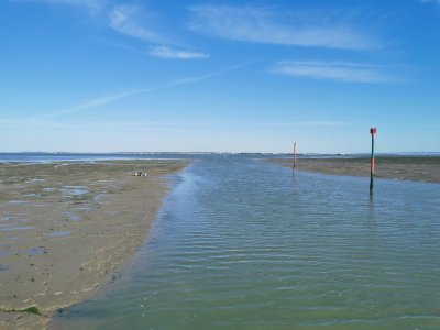 45.8823394775,-1.18872785555556