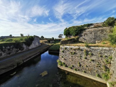 45.88543319694445,-1.18980276583333