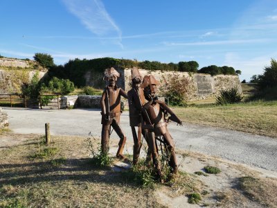 45.88555908194444,-1.19018566583333