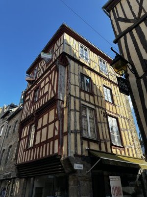 48.45370555555556,-2.04525833333333