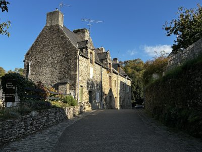 48.44226111111111,-2.03946388888889