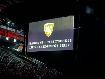 48.89572222222222,2.22935