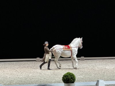 48.89564444444444,2.22927222222222