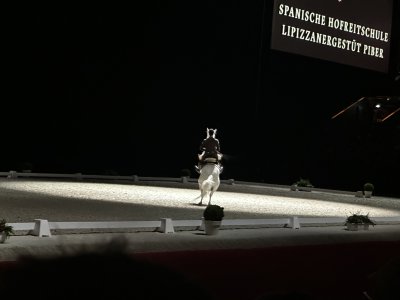 48.89569166666666,2.22927222222222