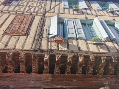 43.08847427361111,1.87458634361111