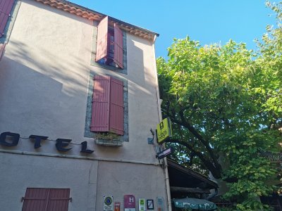 43.08762359611111,1.87327229972222