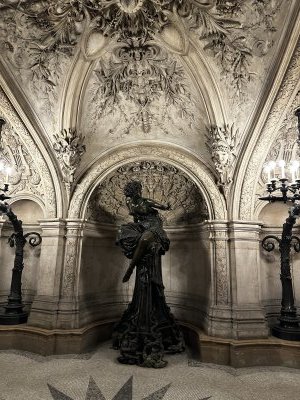 48.87170833333333,2.33196388888889