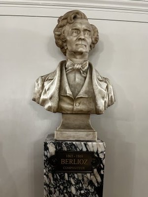 48.87174722222223,2.33190555555556