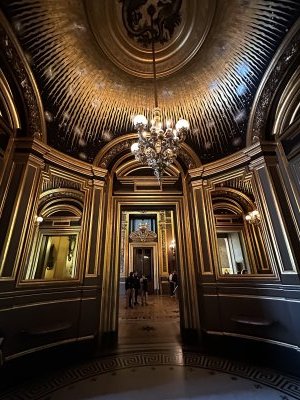 48.87179444444445,2.33233611111111