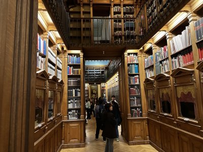 48.87159444444445,2.33096111111111