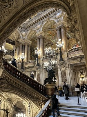 48.87165555555556,2.33166388888889