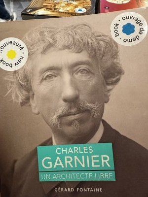 48.87172777777778,2.33249444444444