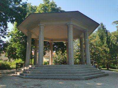 48.80297470083333,2.26767373083333