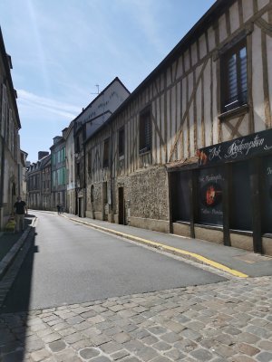 48.56054306027777,3.2973208425