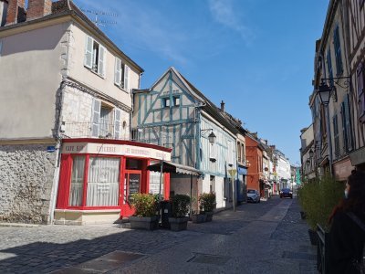 48.56083679194444,3.29642391194444