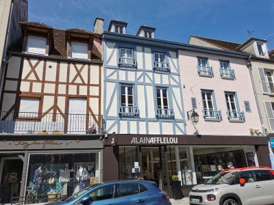 48.56047058083333,3.3006904125